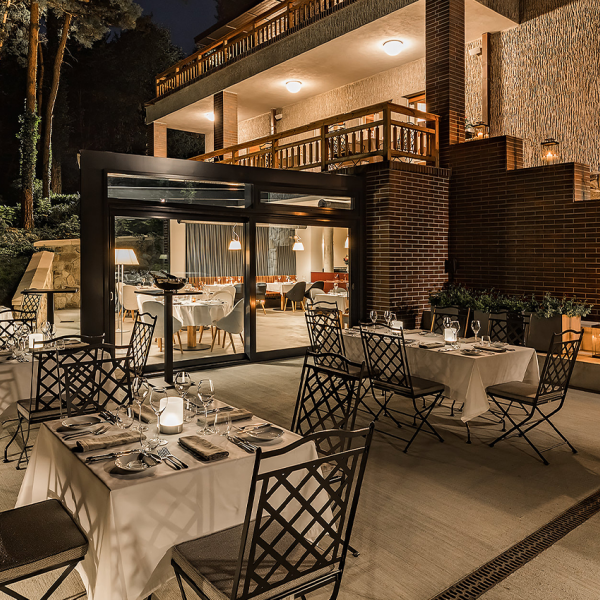 Letní Soirée v La Villa